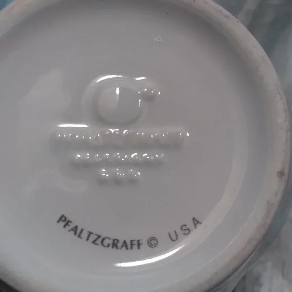 2 Pfaltzgraff Grapevine Coffee Mugs - Picture 5 of 5